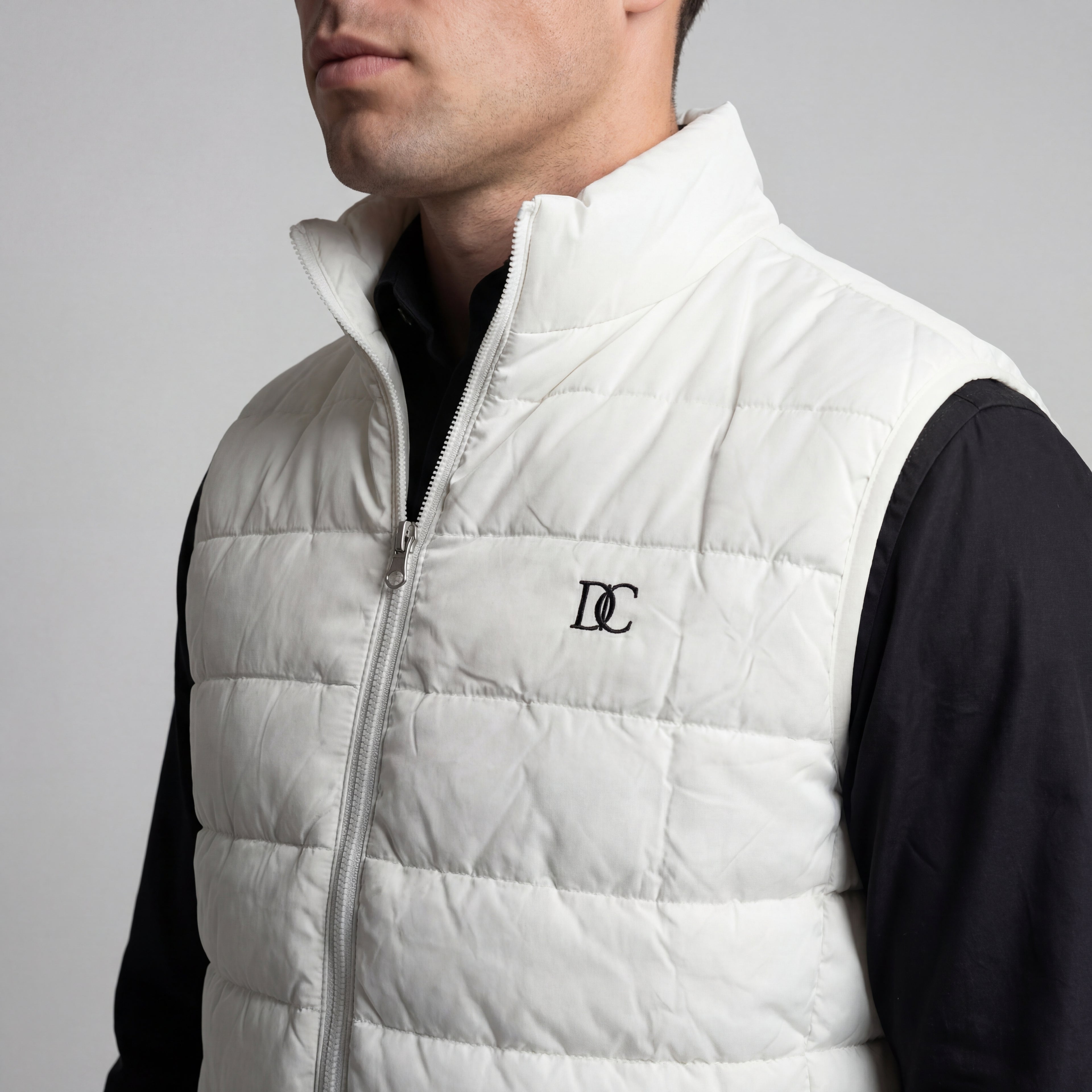District Capital Essential Puffer Gilet – Off-White